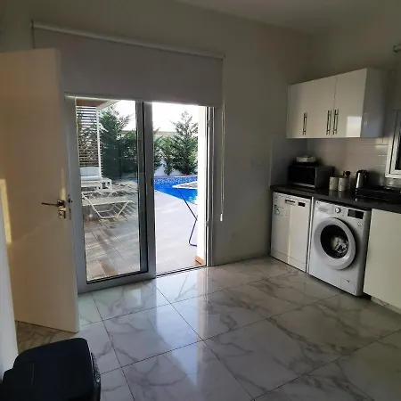 Nikki - Villa Paphos