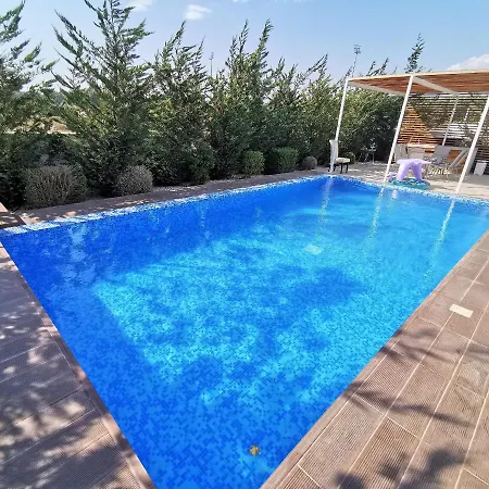 Nikki - * Paphos